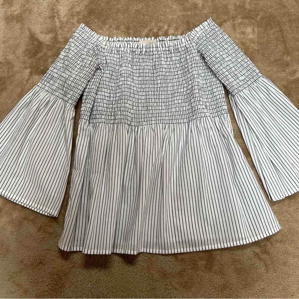 Blouse - Picture 2 of 3